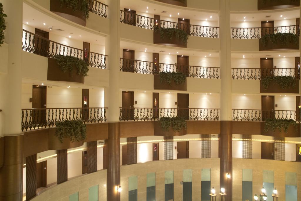 Savoy Suites Greater Noida Bagian luar foto