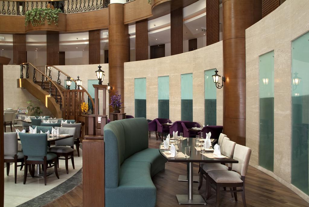 Savoy Suites Greater Noida Bagian luar foto