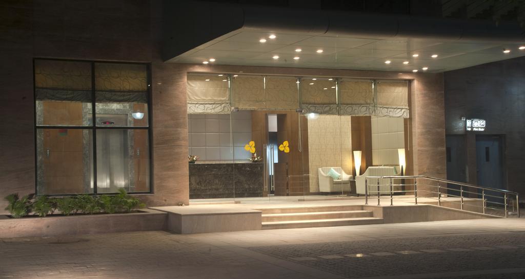 Savoy Suites Greater Noida Bagian luar foto