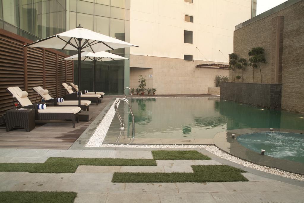 Savoy Suites Greater Noida Bagian luar foto