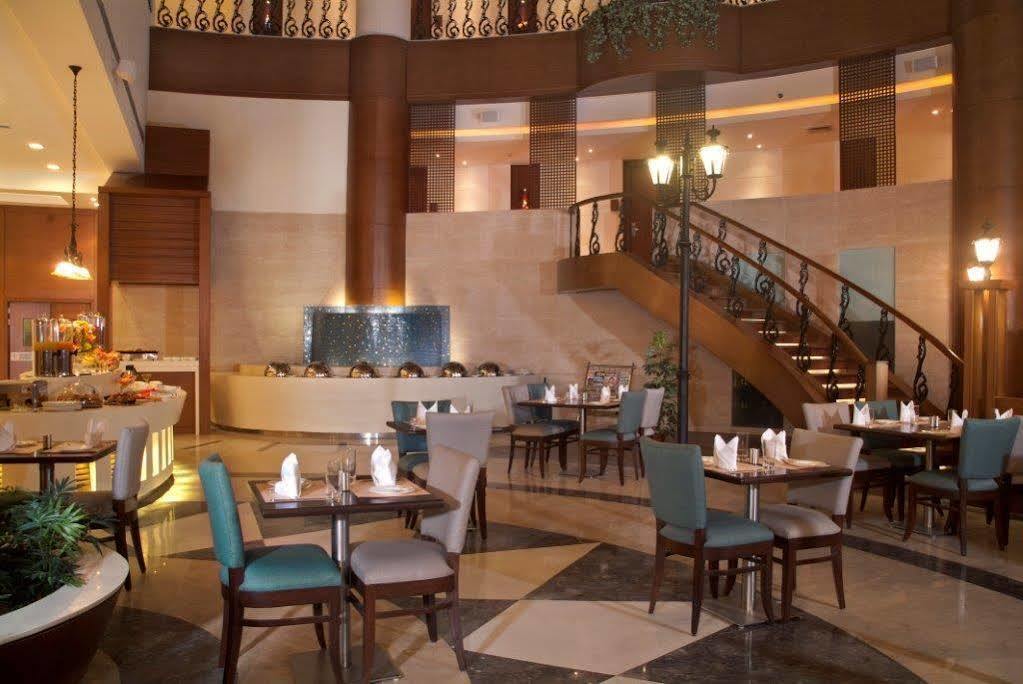 Savoy Suites Greater Noida Bagian luar foto