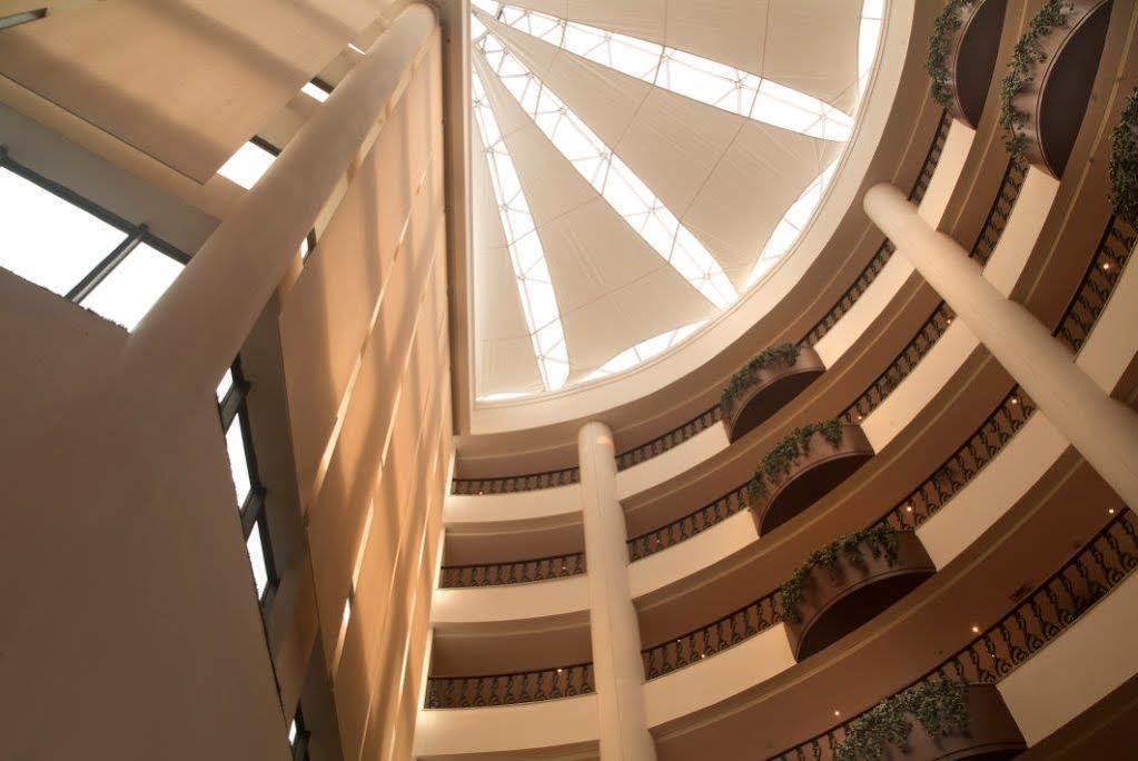 Savoy Suites Greater Noida Bagian luar foto