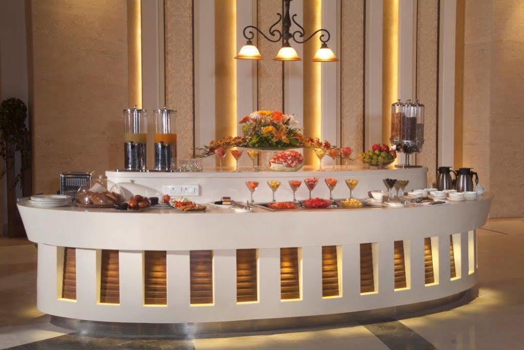 Savoy Suites Greater Noida Bagian luar foto