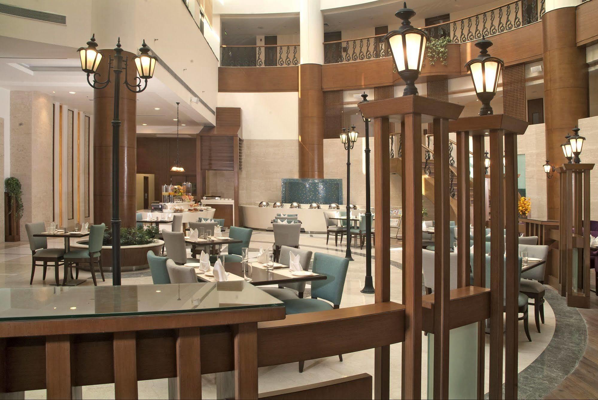 Savoy Suites Greater Noida Bagian luar foto